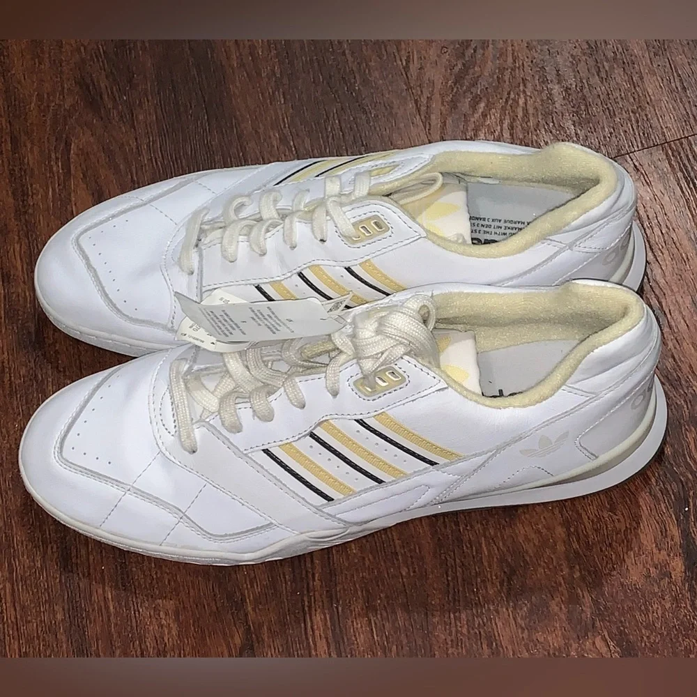 adidas 🟡brand new